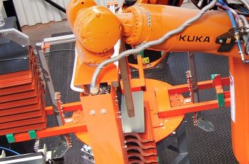 2017-től gyárainkban robottechnológiát is alkalmazunk